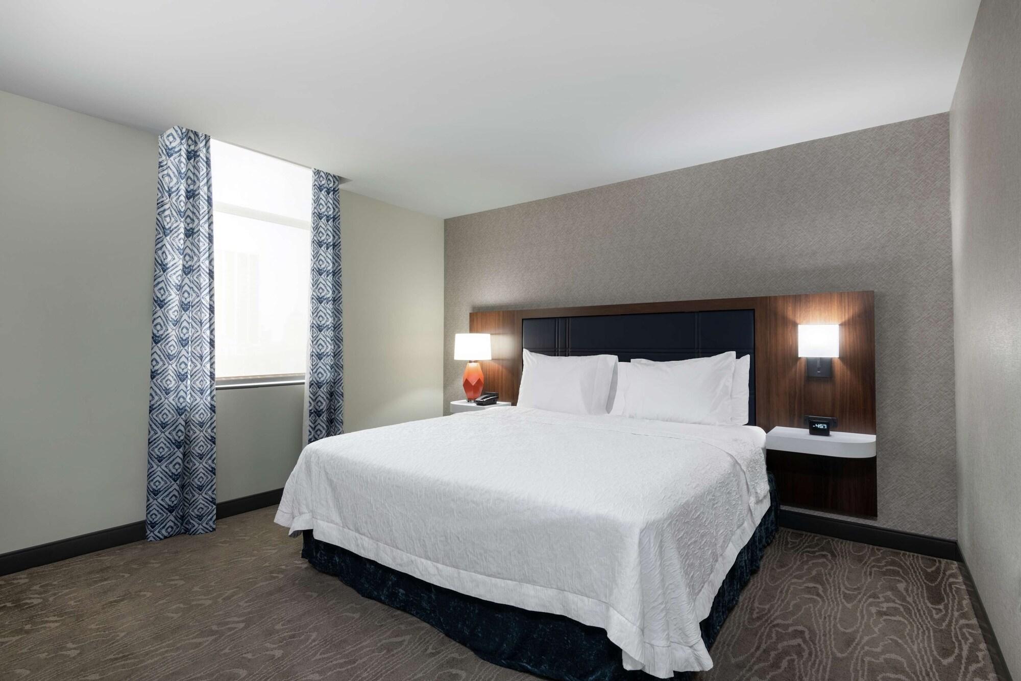 Hampton Inn & Suites Fort Wayne Downtown Esterno foto